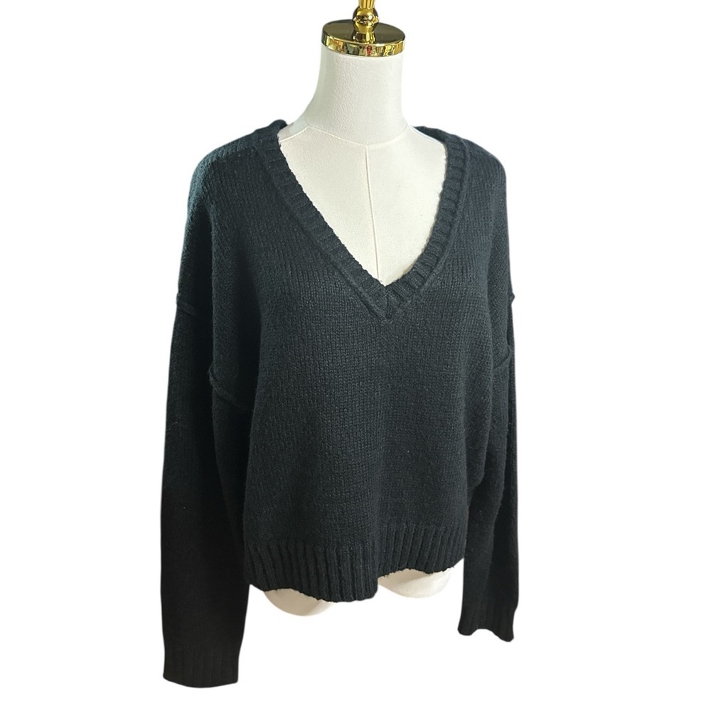 Double Zero Classic Black Deep V-Neck Sweater Size Spicy Small